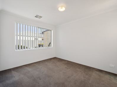 8/25 Gicha Close, Lake Coogee WA 6166
