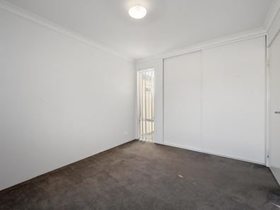 8/25 Gicha Close, Lake Coogee WA 6166