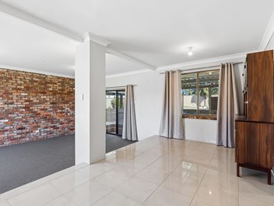 38 Huggins Road, Thornlie WA 6108