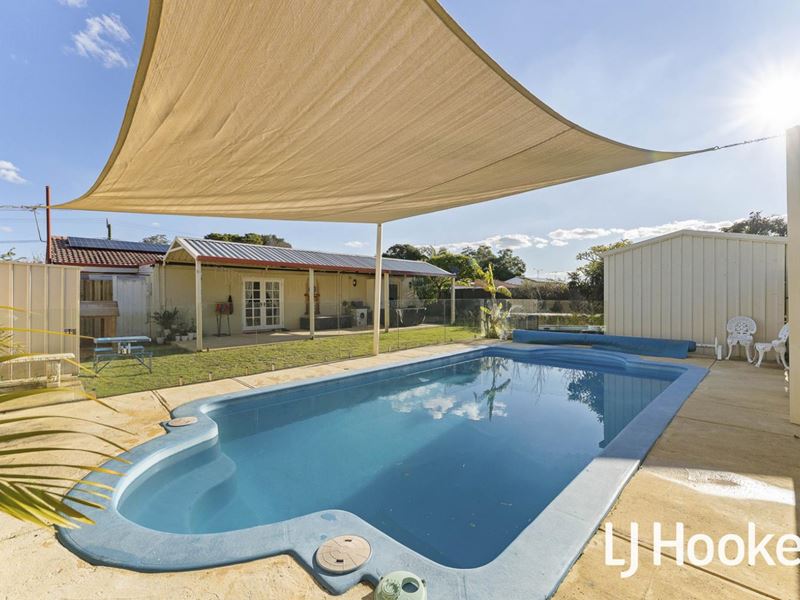 12 Kurrajong Way, Camillo WA 6111