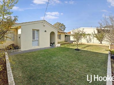 12 Kurrajong Way, Camillo WA 6111