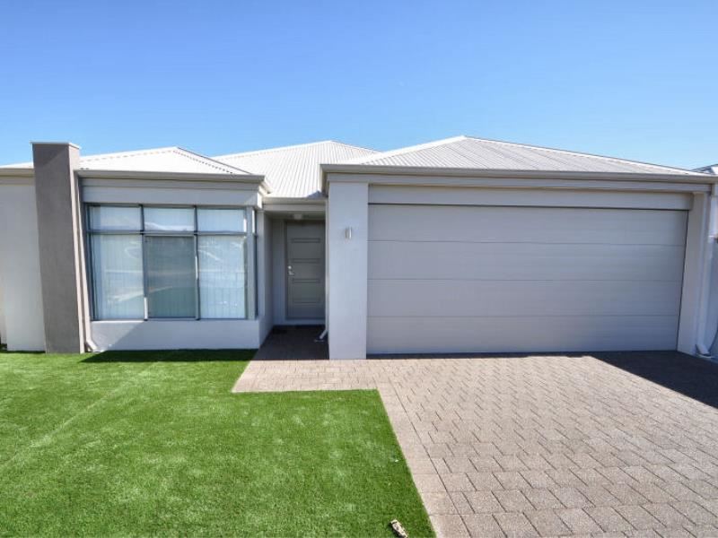 11 Serventy Crescent, Hammond Park WA 6164