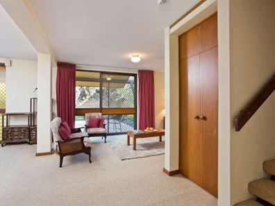 2/9 Park Road, Nedlands WA 6009