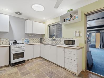 3 Ives Place, Armadale WA 6112