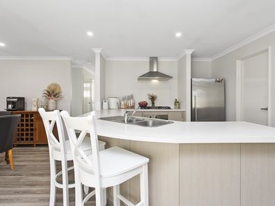 5 Arawatta Loop, Madora Bay WA 6210
