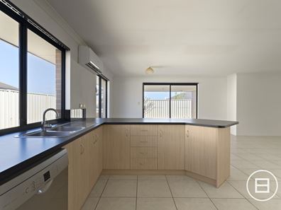 21 Lynella Circuit, Banksia Grove WA 6031