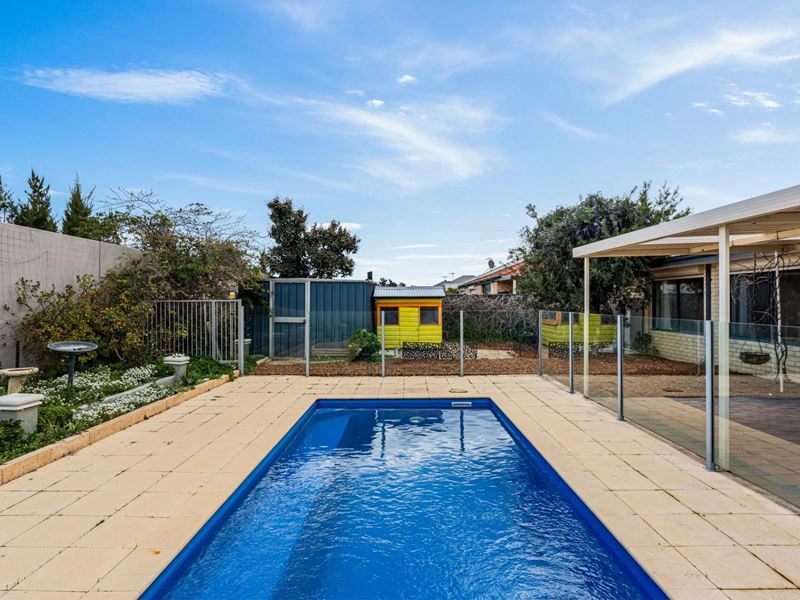 5 Hillwater Promenade, Bennett Springs WA 6063