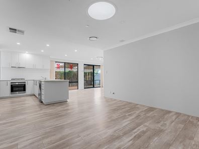 5 Hillwater Promenade, Bennett Springs WA 6063