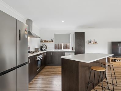 7 Tickner Parade, Ellenbrook WA 6069