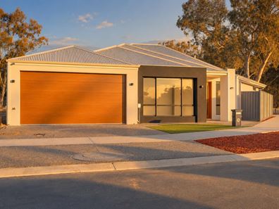 4 Erickson Street, Forrestdale WA 6112