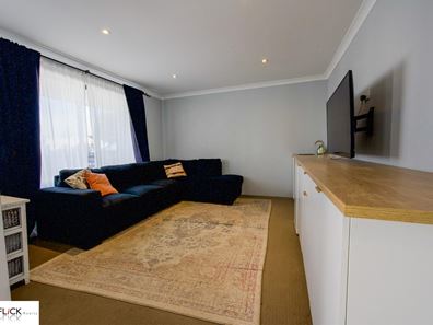 23 Oakworth Meander, Tapping WA 6065