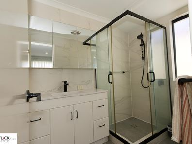 23 Oakworth Meander, Tapping WA 6065