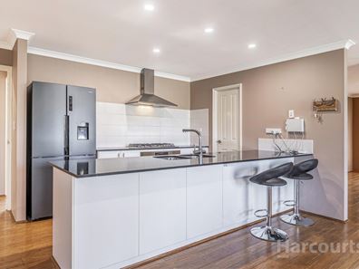 1 Cooeyup Close, Ravenswood WA 6208