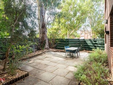 15/2 Bennelong, Leederville WA 6007