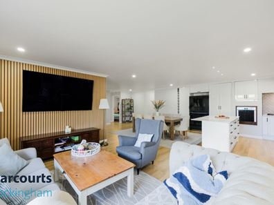 2 Bayonne Gardens, Port Kennedy WA 6172