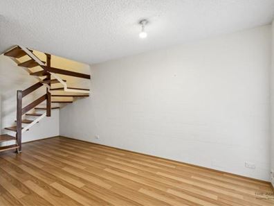 12/311 Harborne Street, Glendalough WA 6016