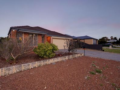 6 Holwell Gardens, Clarkson WA 6030