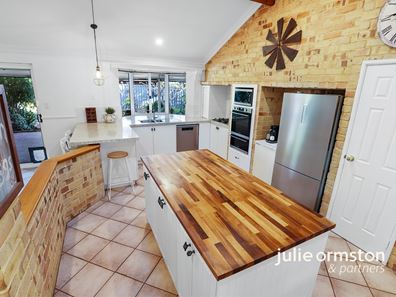 15 Parkwood Avenue, Woodvale WA 6026