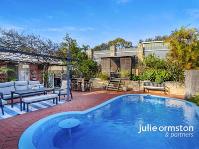 15 Parkwood Avenue, Woodvale WA 6026