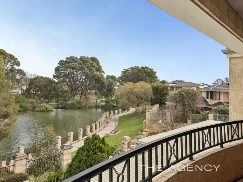 2/33 Waterston Gardens, Hillarys WA 6025