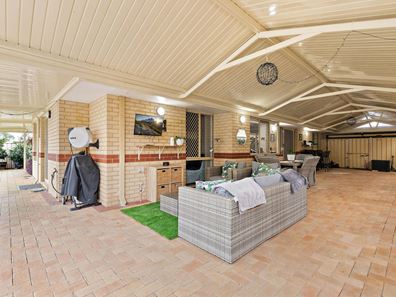 1 Blakemore Retreat, Huntingdale WA 6110