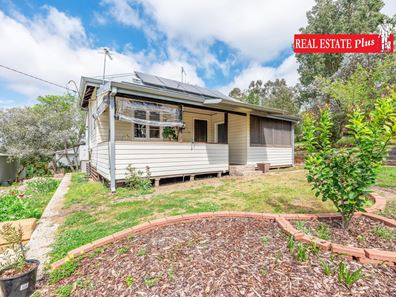 11 Wade Street, Wooroloo WA 6558