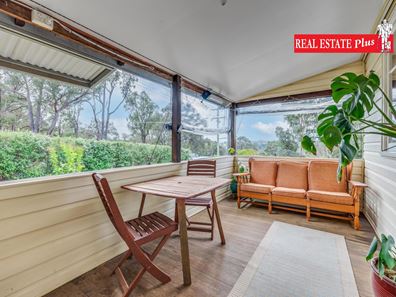 11 Wade Street, Wooroloo WA 6558