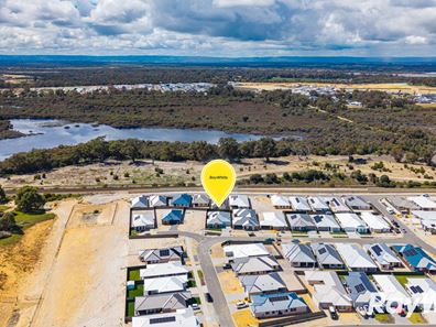 14 Larcom Road, Lakelands WA 6180