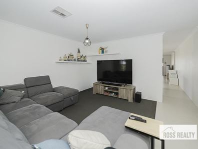 1 Maggs Brace, Ellenbrook WA 6069
