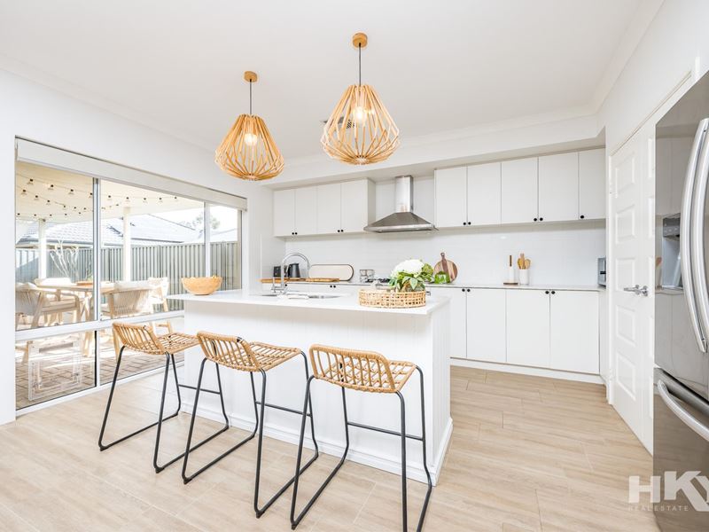4 Waskerly Place, Aveley WA 6069