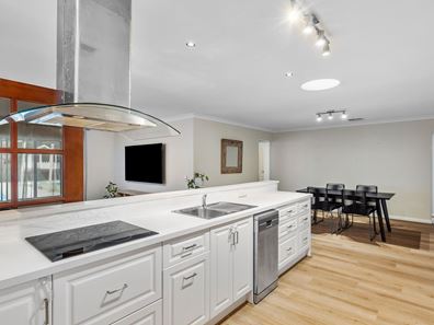 84 June Road, Safety Bay WA 6169