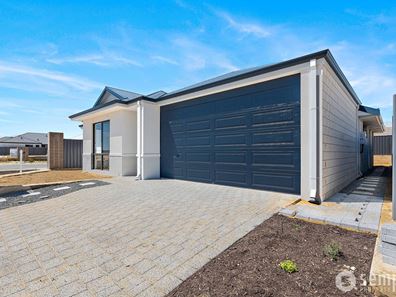 17 Sugargum Approach, Hammond Park WA 6164