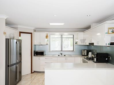 9 Mulberry Close, Bouvard WA 6211