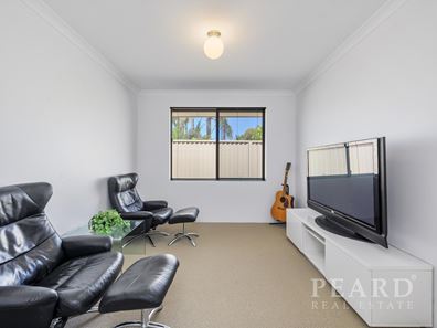 253A Trappers Drive, Woodvale WA 6026