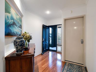 2 Francois Lane, Lake Coogee WA 6166