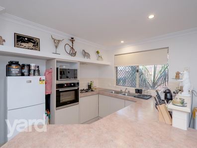 2/26 Gumina Place, Lake Coogee WA 6166