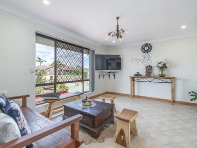 1 Knightsbridge Way, Thornlie WA 6108