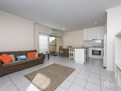 10B Roebuck Street, Innaloo WA 6018