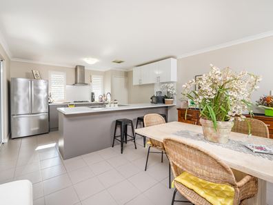 6 Nomad Drive, Clarkson WA 6030