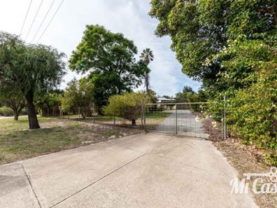 16 Bunney Road, Kelmscott WA 6111