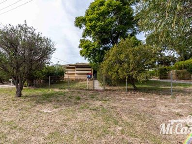 16 Bunney Road, Kelmscott WA 6111