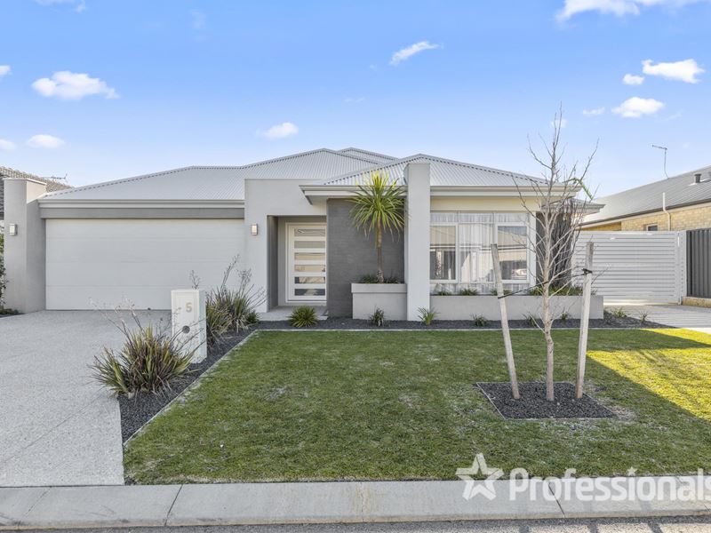 5 Wychall Way, Aveley