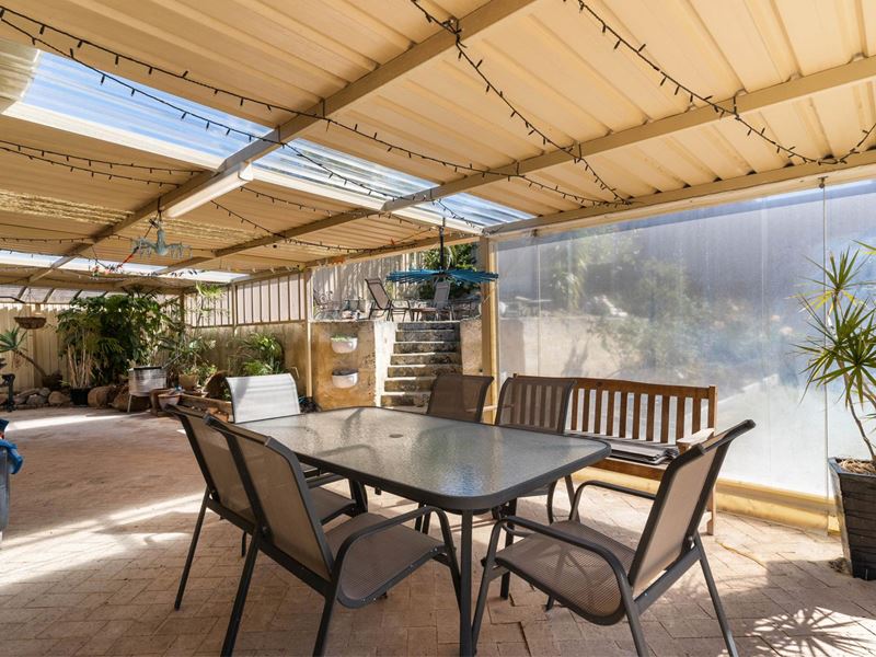 9 Cumberland Way, Beldon