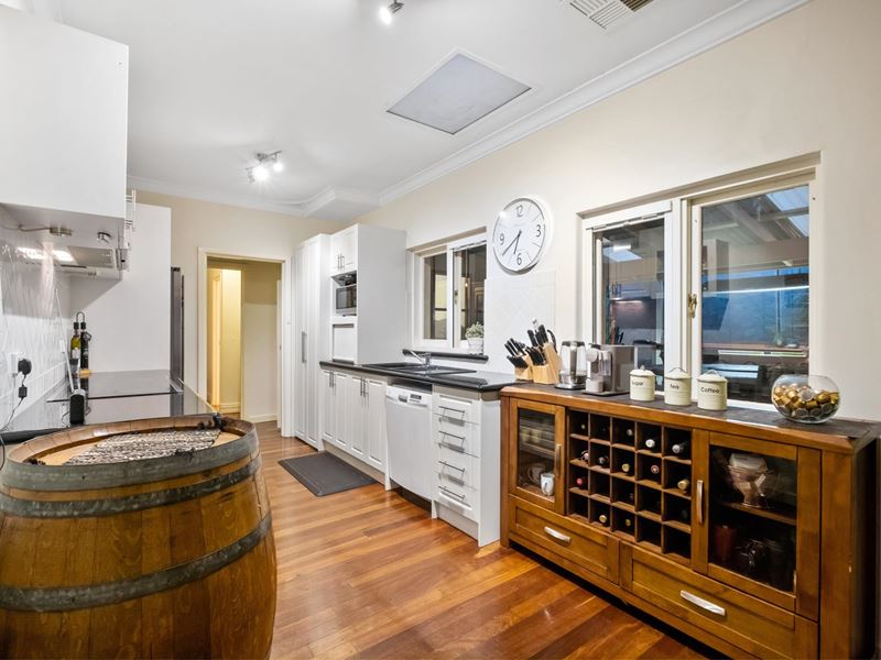 10 Pauline Avenue, Kalamunda