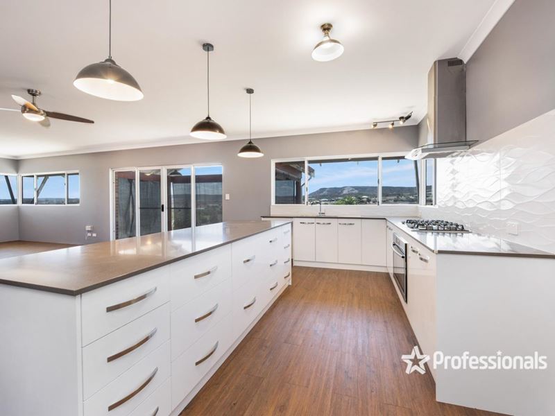 74 Redcliffe Concourse, White Peak