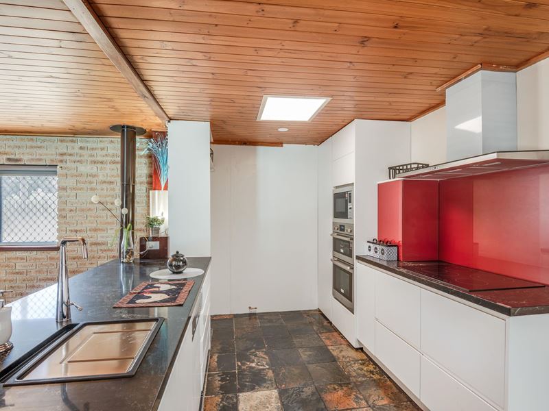 2 Sutherland Drive, Thornlie