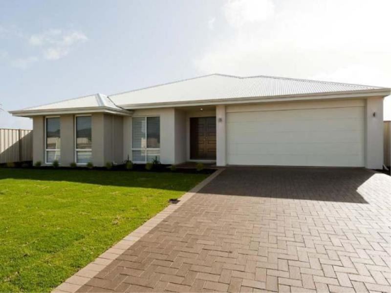 8 Carcione Avenue, Secret Harbour WA 6173