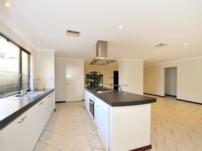 170 Grand Ocean Boulevard, Port Kennedy WA 6172
