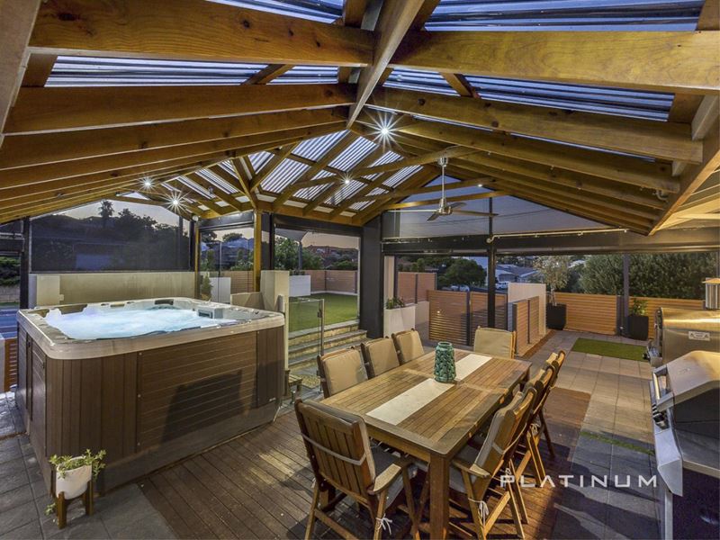 2 Debenham Way, Hillarys