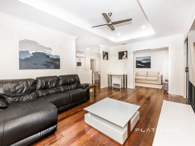 2 Debenham Way, Hillarys WA 6025